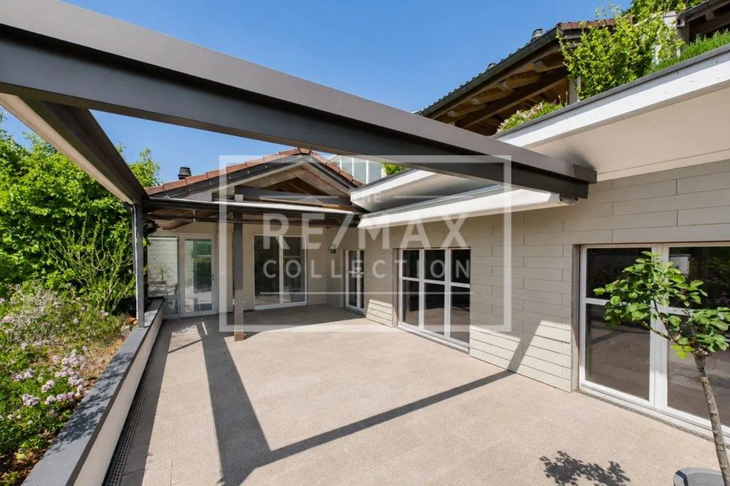 5.5 Room Terrace Apartment with Far-Reaching Views - Photo 10 of 13