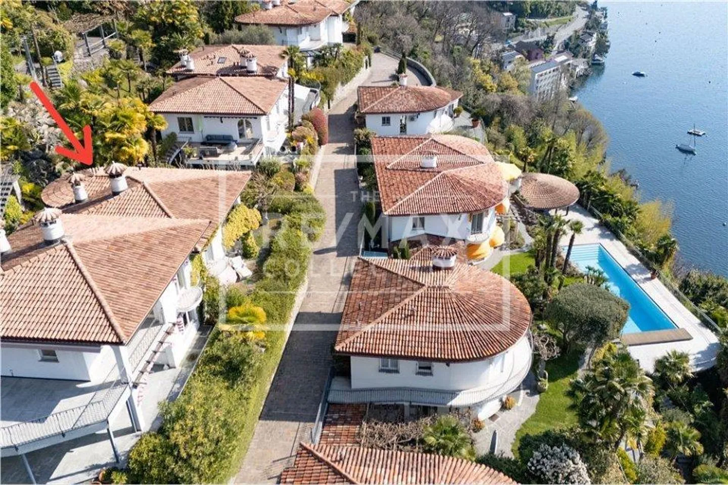 Beautiful villa with stunning lake view in Ascona - Photo 1 of 13