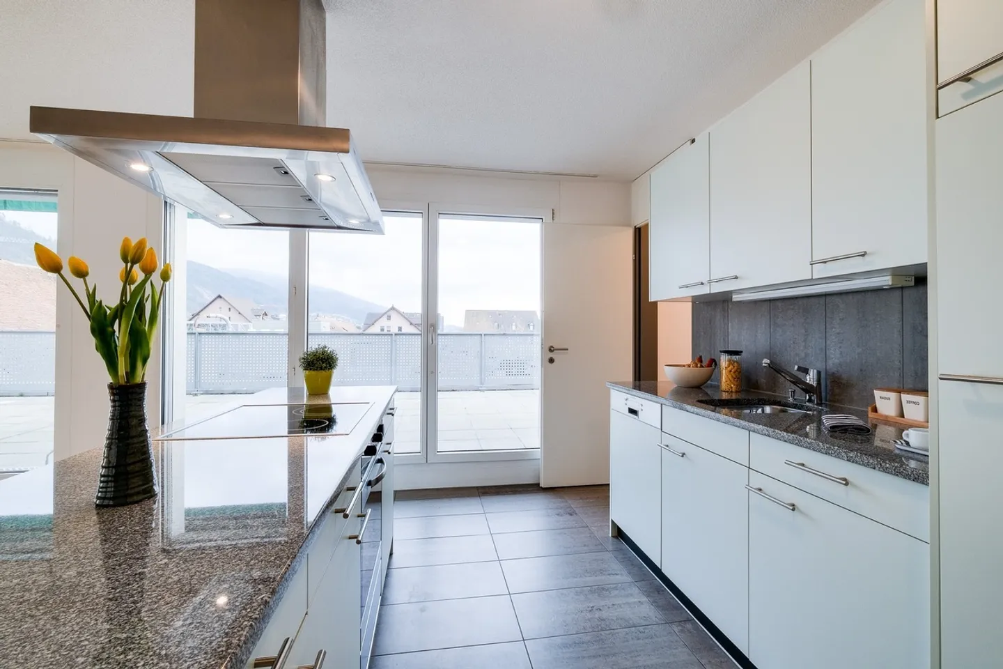 For Sunny Moments - Large Rooftop Terrace in the Heart of Egerkingen - Photo 2 of 11