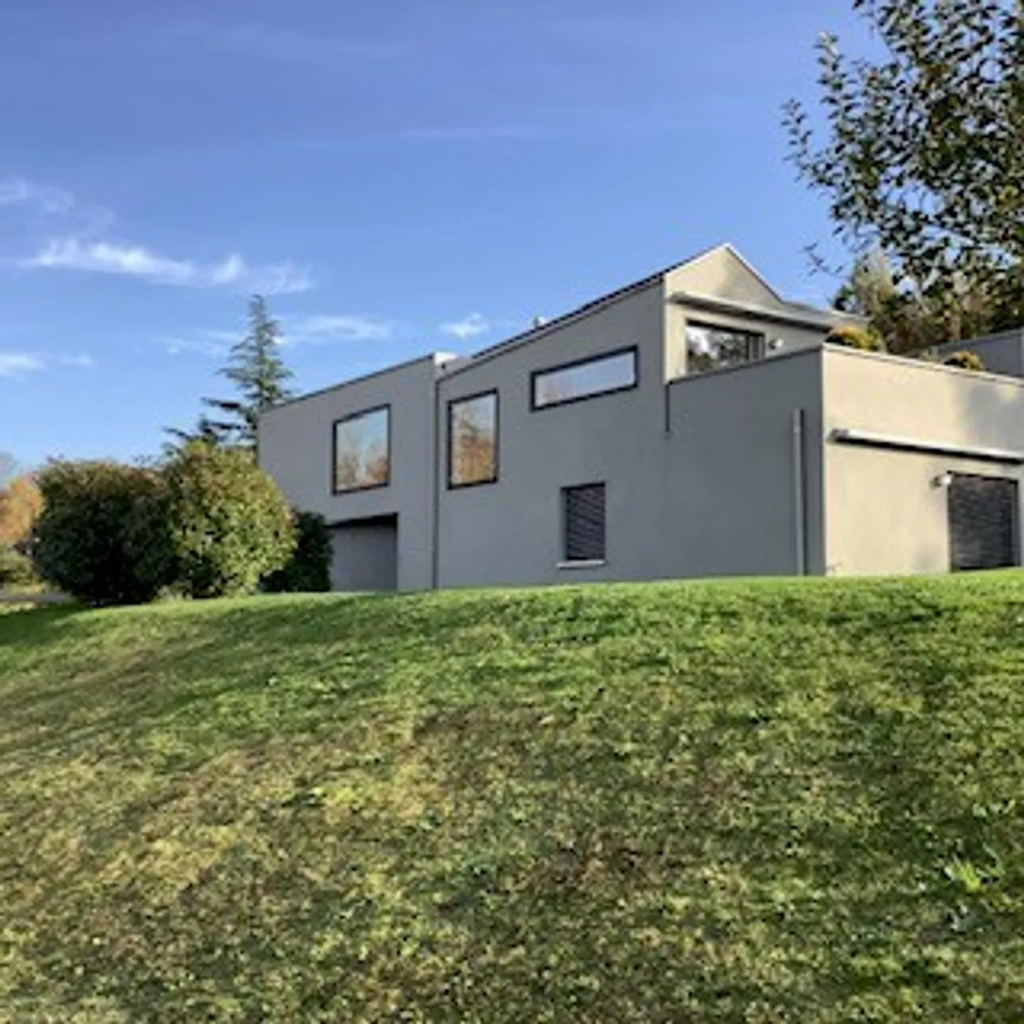 Magnificent and rare modern villa with 7.5 rooms - Photo 1 of 11