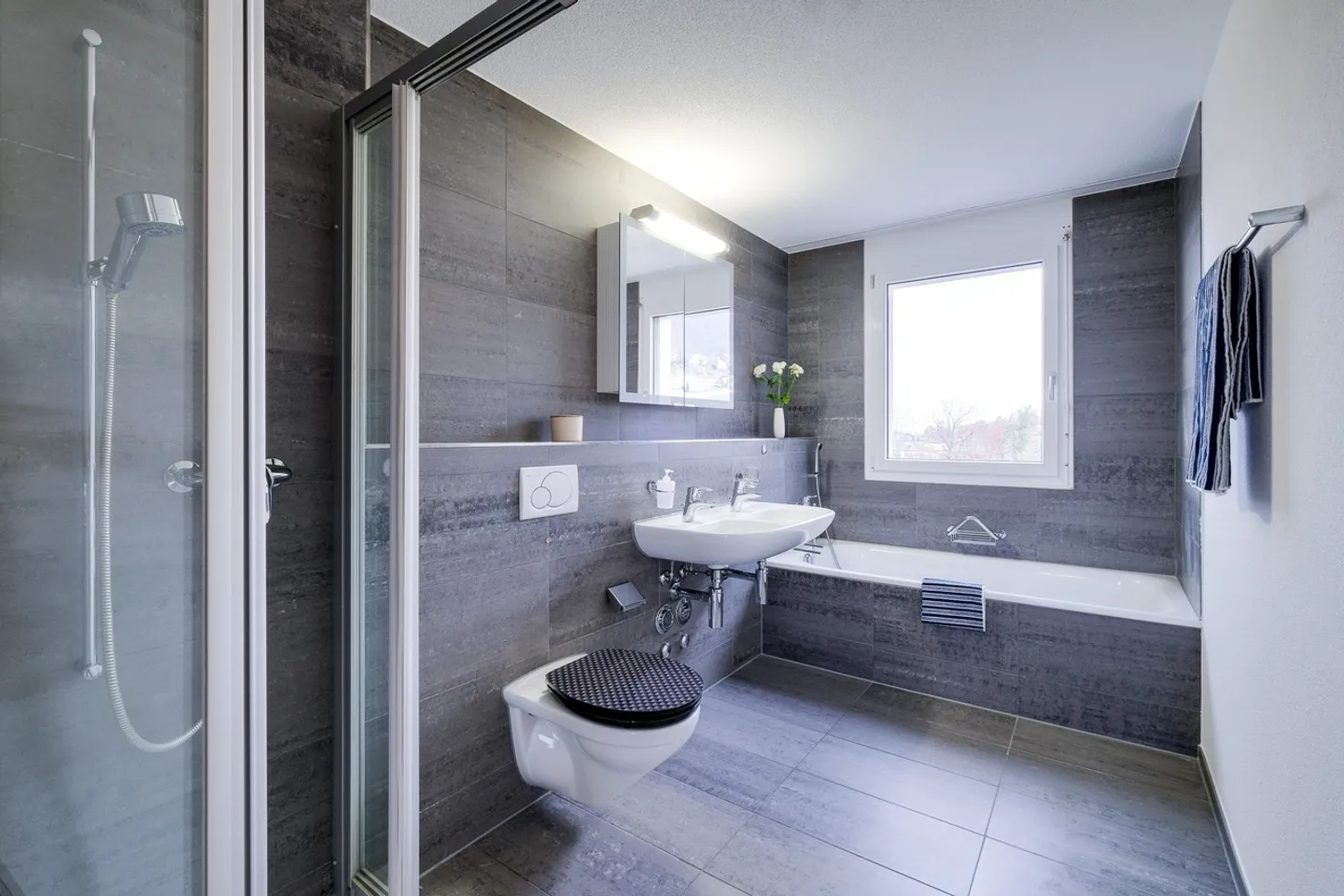 For Sunny Moments - Large Rooftop Terrace in the Heart of Egerkingen - Photo 6 of 11