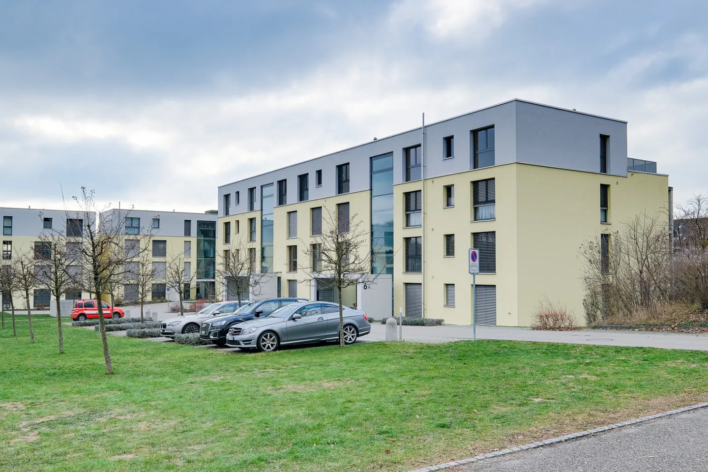 For Sunny Moments - Large Rooftop Terrace in the Heart of Egerkingen - Photo 10 of 11