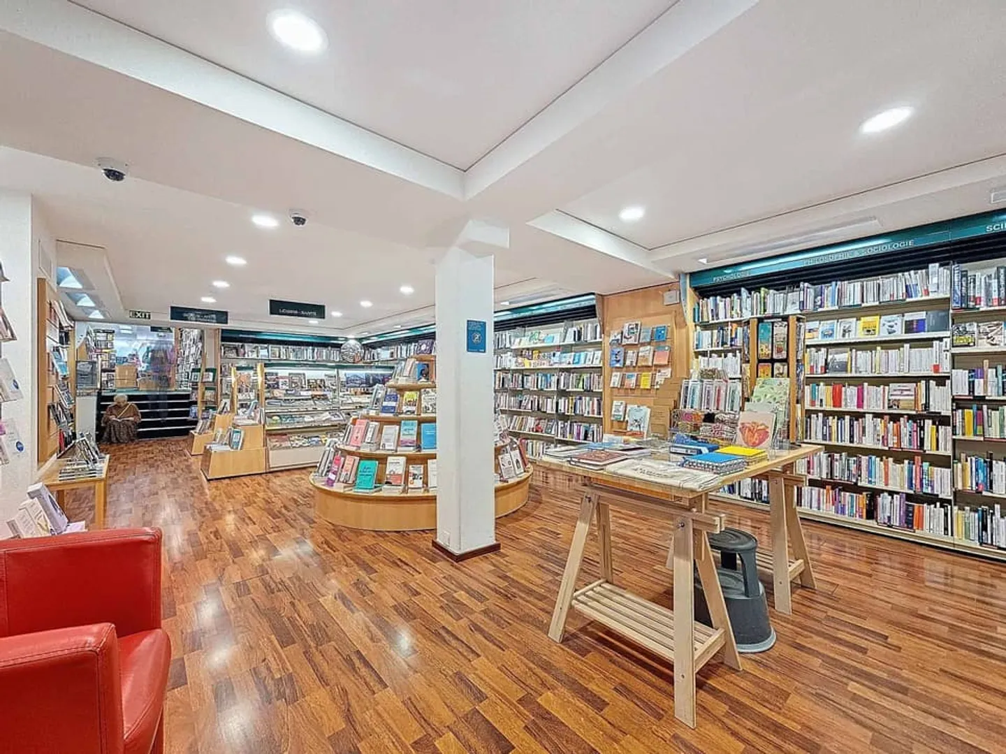 RARE: Co-ownership share for sale on Place Pestalozzi - Photo 2 of 6