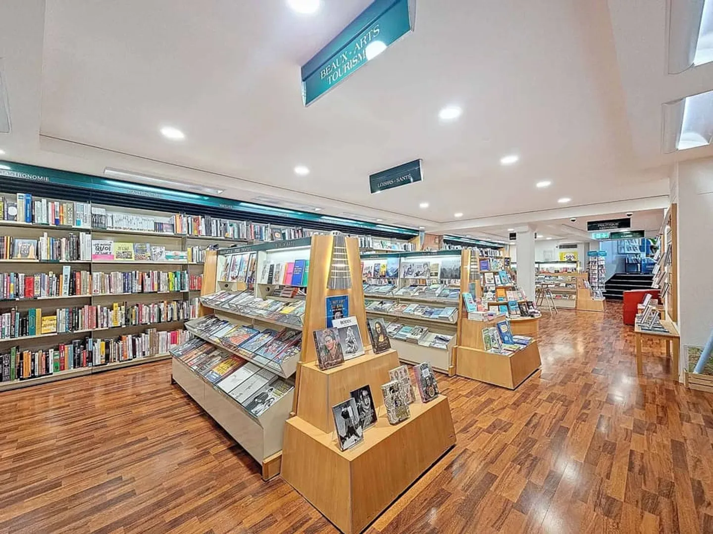 RARE: Co-ownership share for sale on Place Pestalozzi - Photo 3 of 6