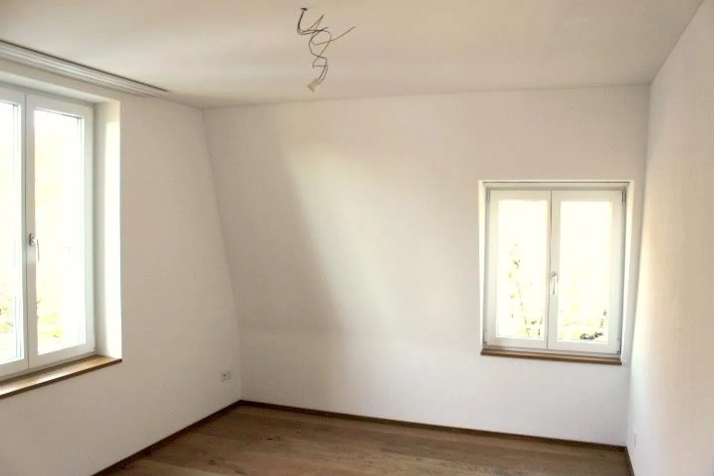 Appartamento duplex mansardato di 5 locali (3.5 al piano inferiore / 1.5 al piano superiore) - Foto 8 di 17