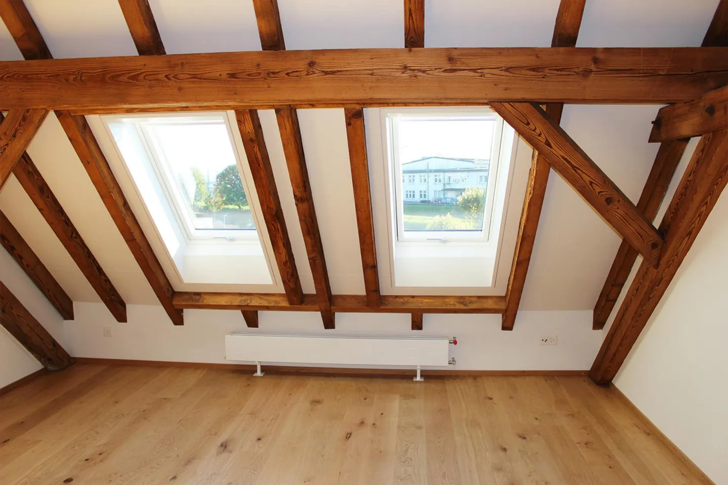 Appartamento duplex mansardato di 5 locali (3.5 al piano inferiore / 1.5 al piano superiore) - Foto 12 di 17