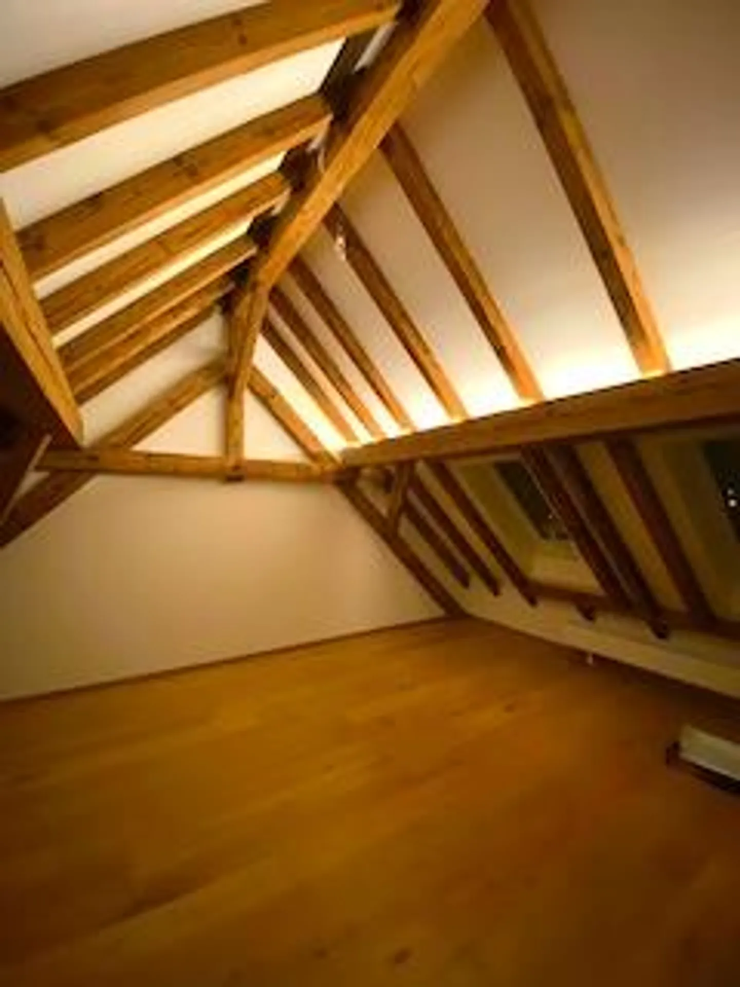 Appartamento duplex mansardato di 5 locali (3.5 al piano inferiore / 1.5 al piano superiore) - Foto 14 di 17