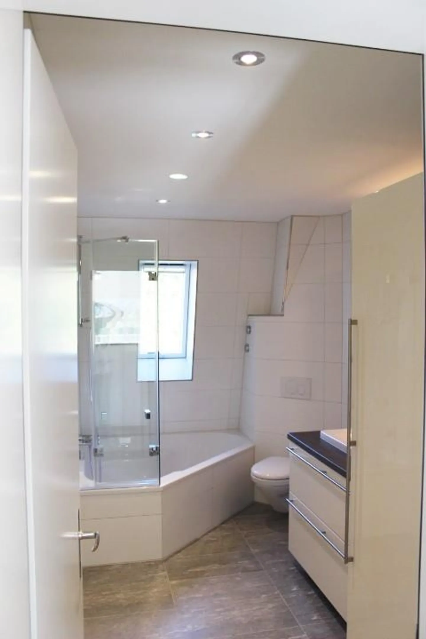 Appartamento duplex mansardato di 5 locali (3.5 al piano inferiore / 1.5 al piano superiore) - Foto 10 di 17