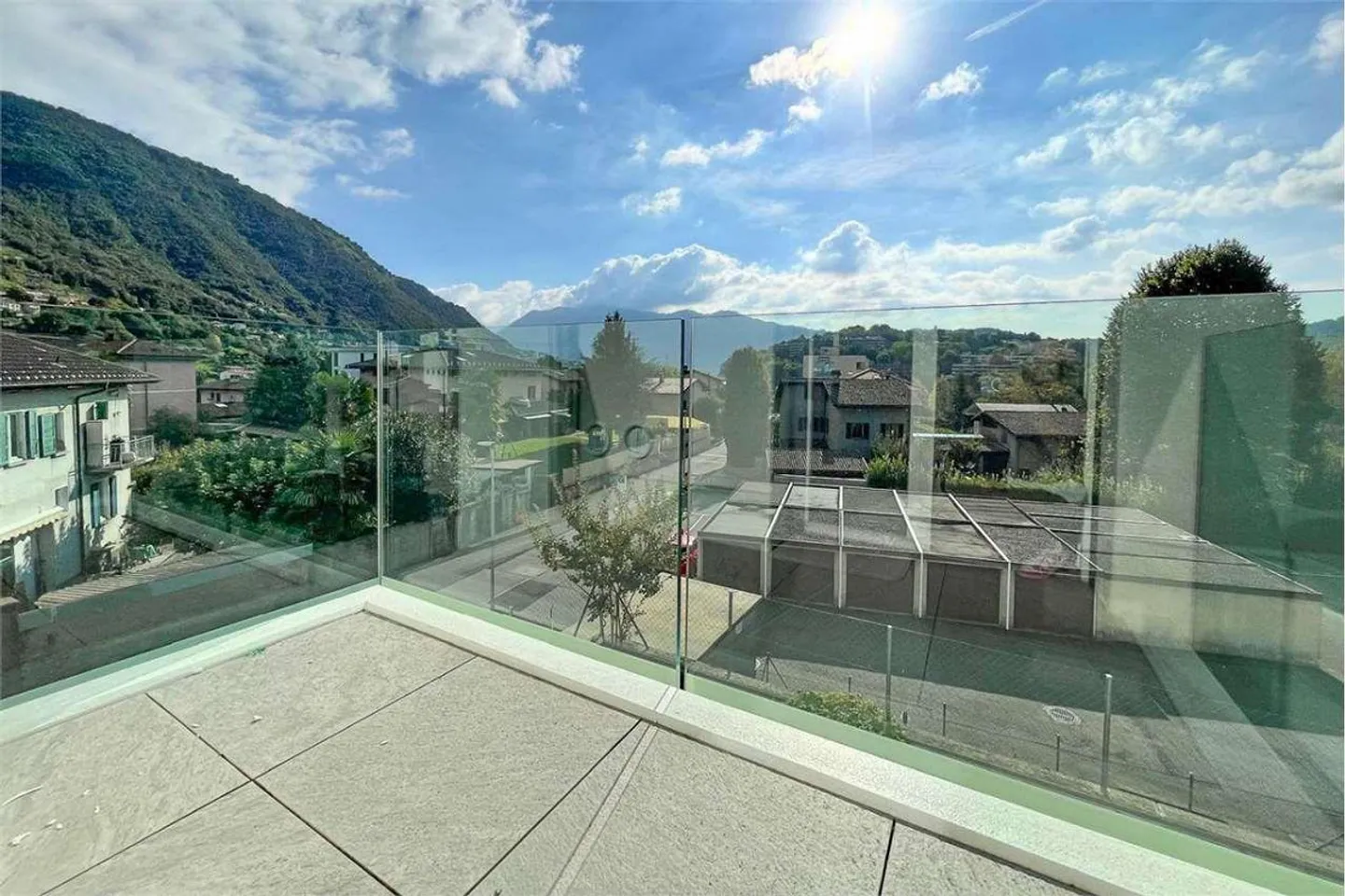 Un appartement de 2,5 pièces avec du caractère, prêt à vous accueillir - Photo 6 sur 7