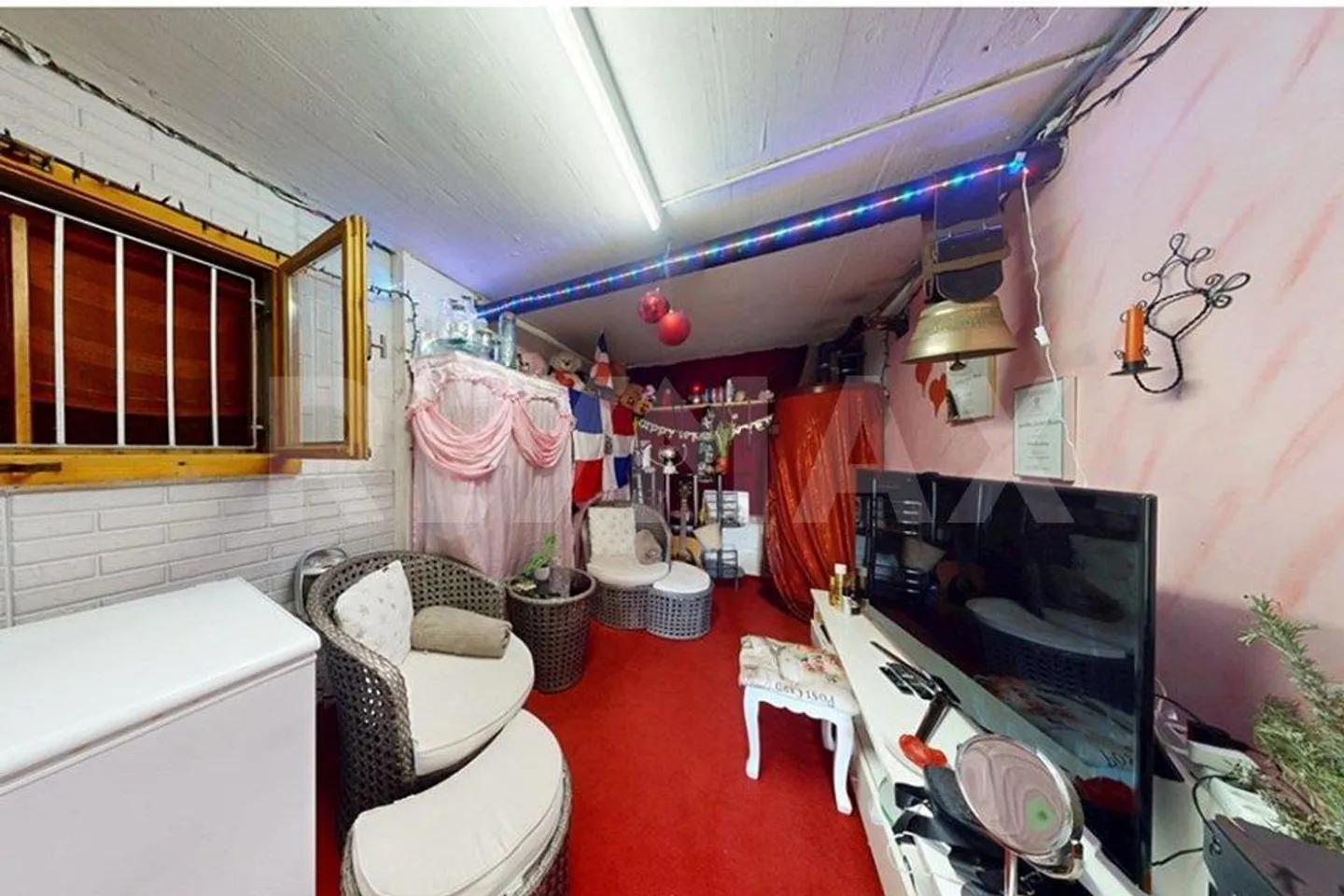 Charming farmhouse with two apartments, large garden and many... - Photo 12 of 13