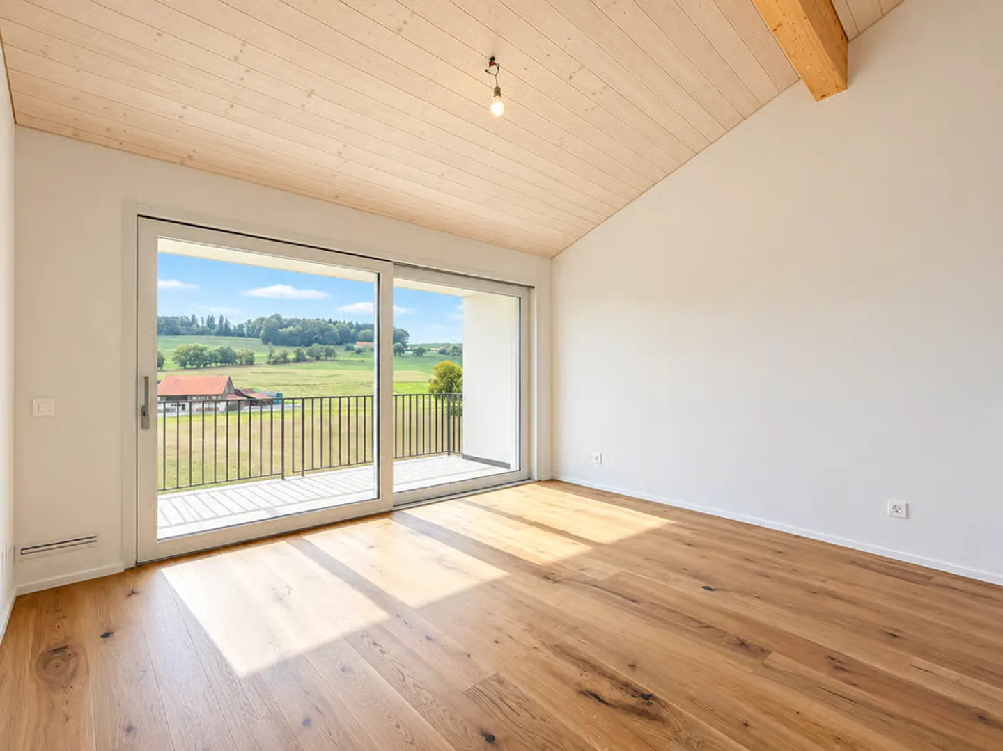 VILLA NUOVA 6.5 STANZE - 5 CAMERE - DISPONIBILE IMMEDIATAMENTE - Foto 7 di 9