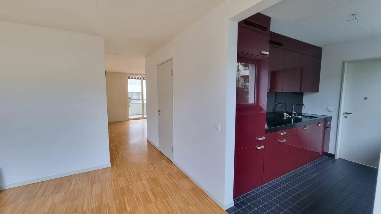 Appartement spacieux et lumineux au rez-de-chaussée surélevé - Photo 1 sur 6