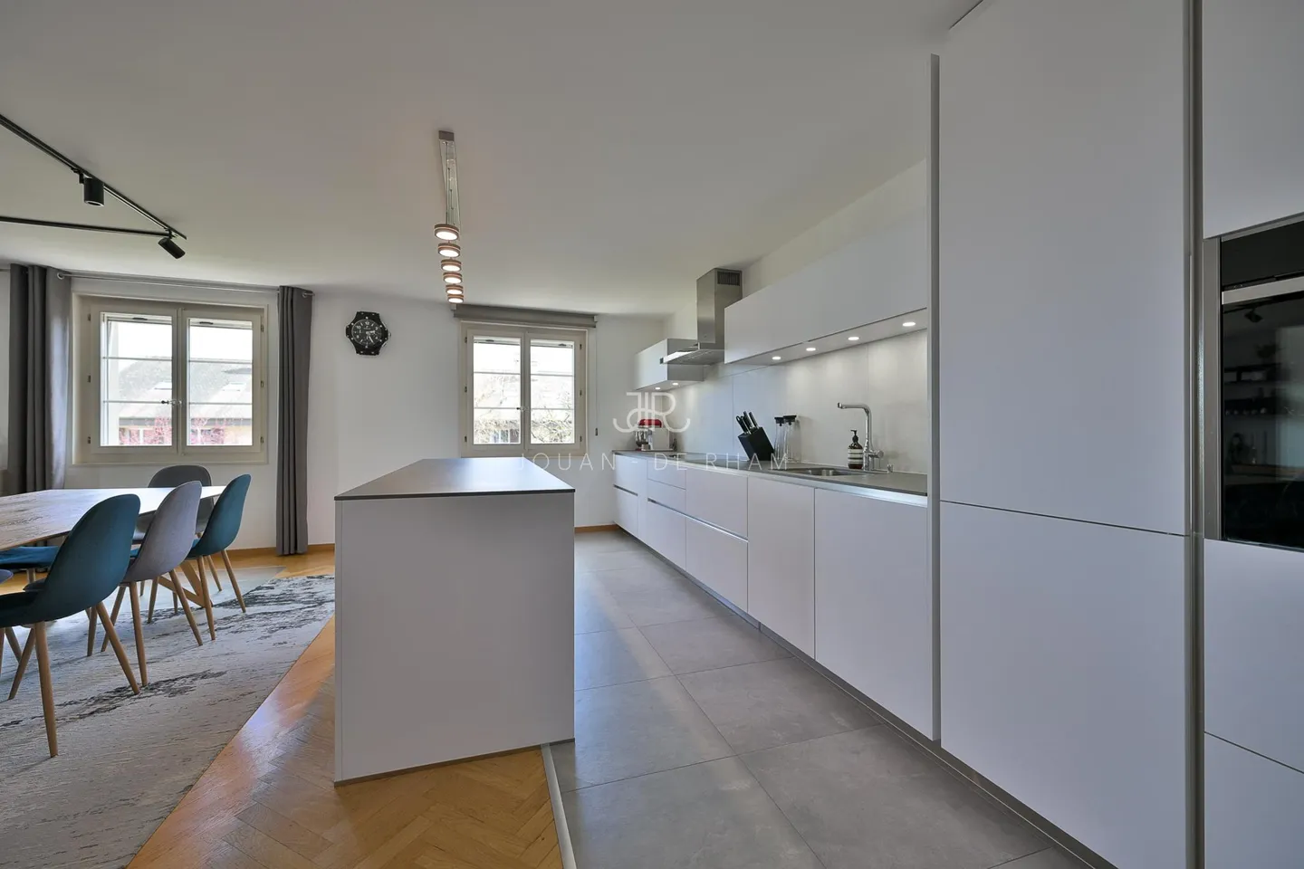 Family apartment in the village center - Photo 6 of 13