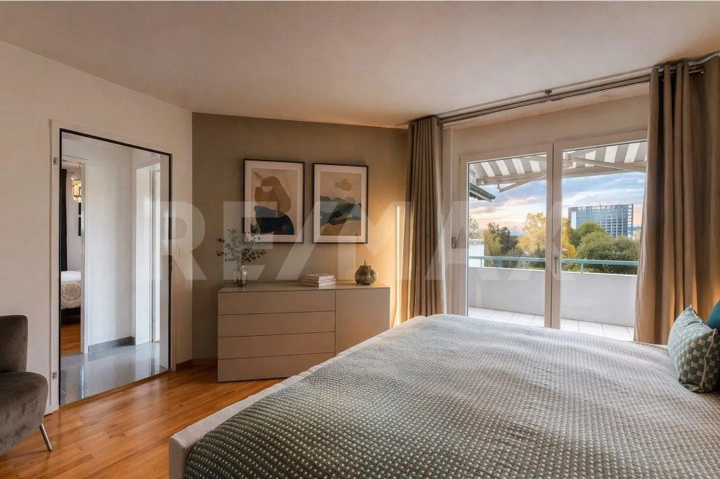 Modern, well-kept, convincing | 5.5+ room house | Living at a high... - Photo 4 of 13