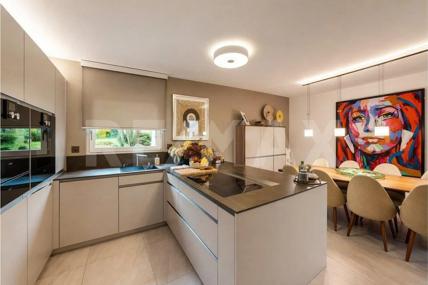 Modern, well-kept, convincing | 5.5+ room house | Living at a high... - Photo 2 of 13