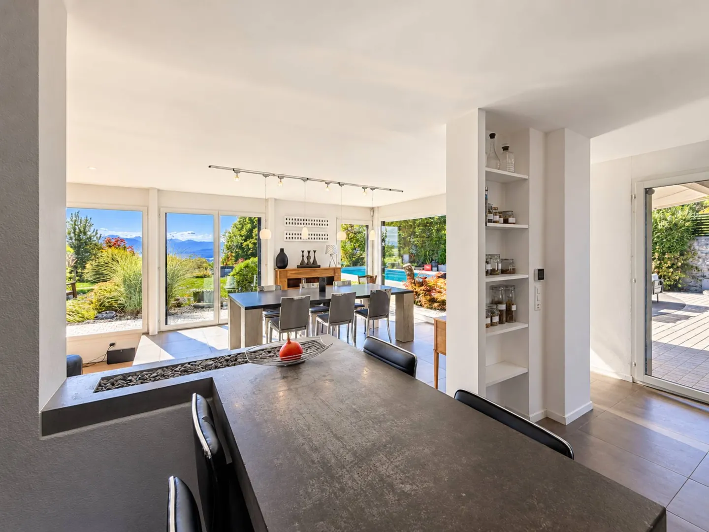 Zeitgenössische Villa in Le Vaud - Foto 4 von 13