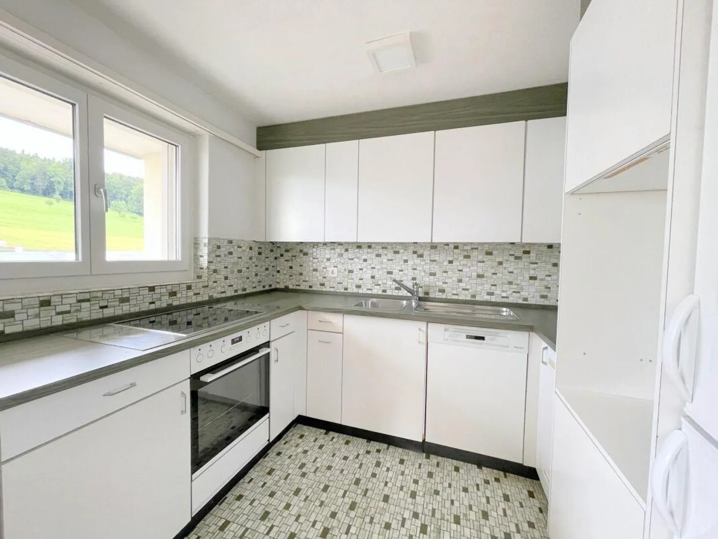 Spacious 3.5-room apartment with 2 balconies - Photo 7 of 11