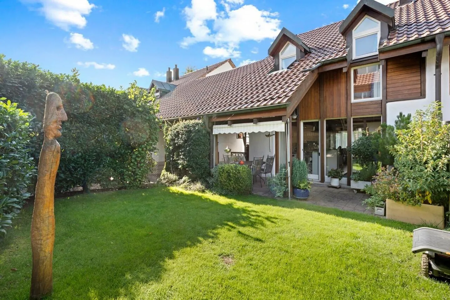 Incantevole casa a schiera con giardino - Foto 4 di 17
