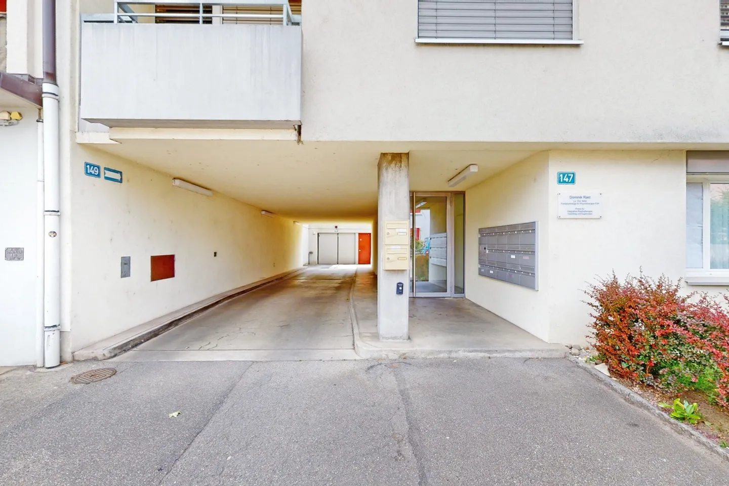 Living with a feel-good factor in the Neubad district - Photo 2 of 10