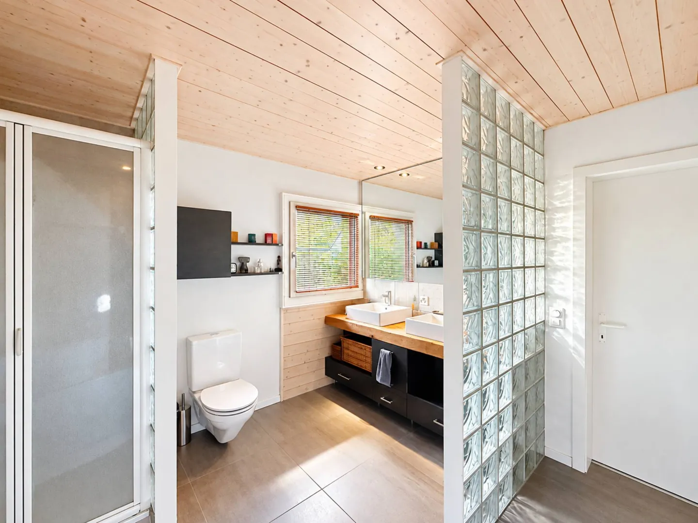 Zeitgenössische Villa in Le Vaud - Foto 9 von 13