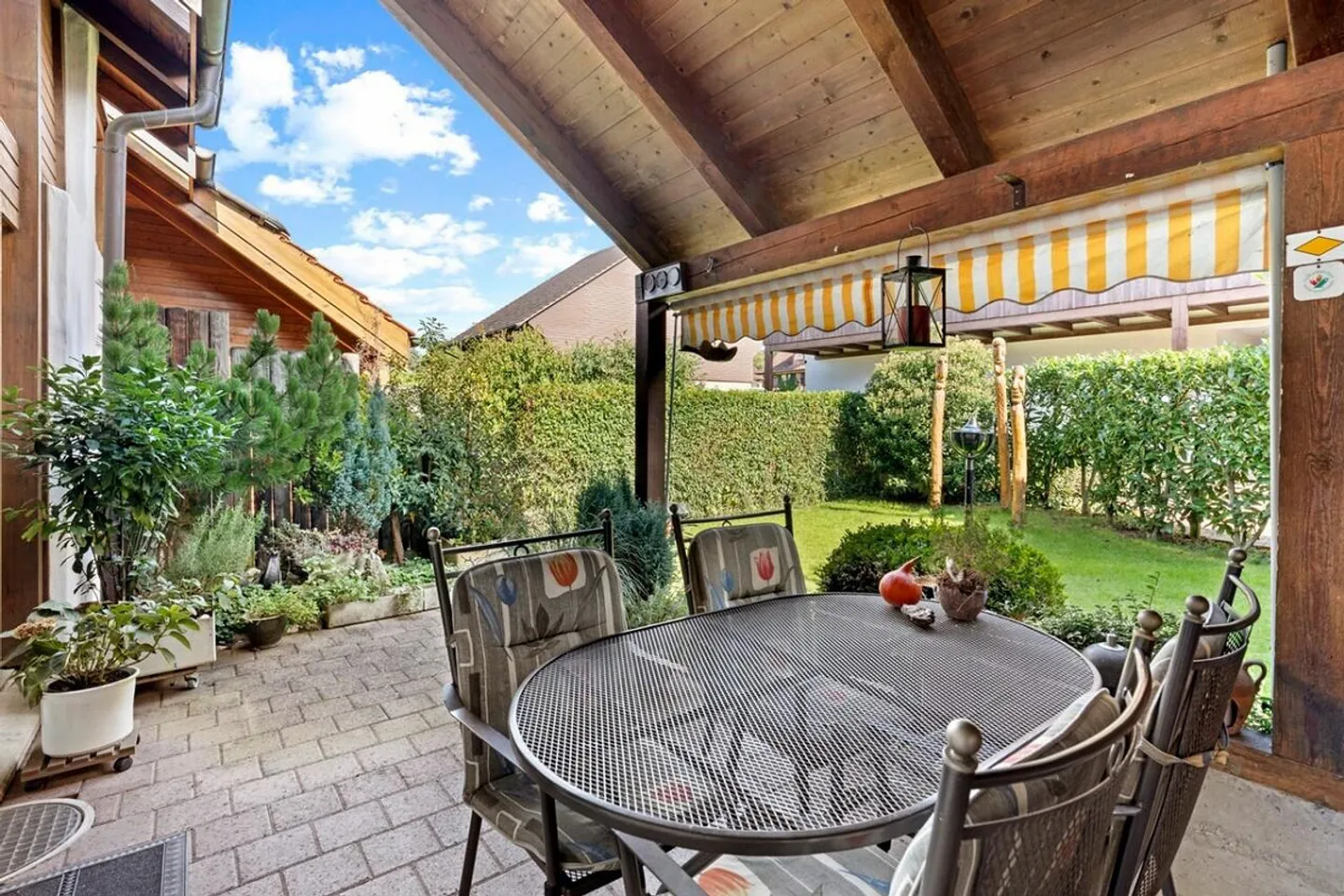 Incantevole casa a schiera con giardino - Foto 5 di 17