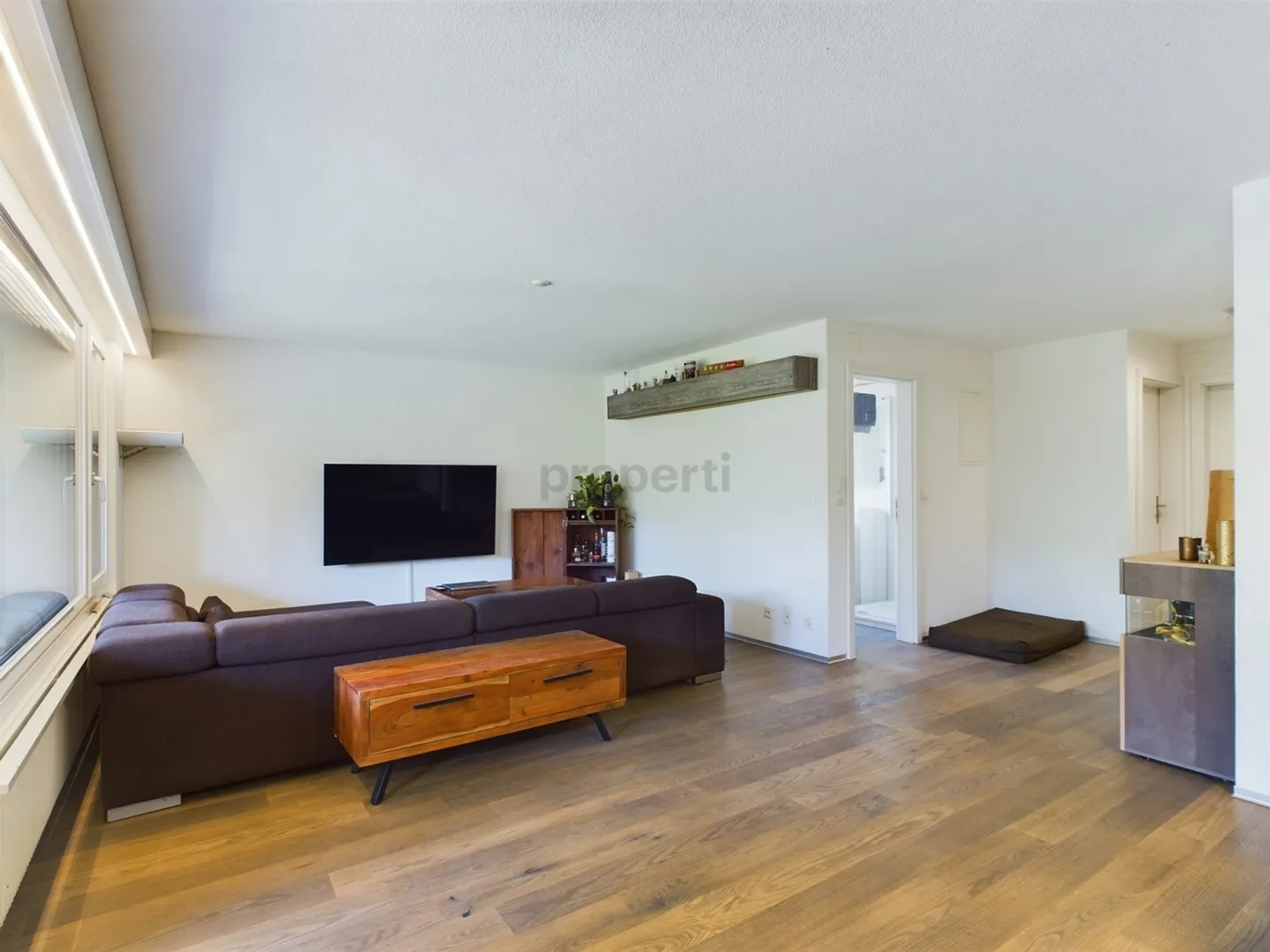 Appartement exclusif de 3,5 pièces avec grande terrasse et jardin à Bolligen - Photo 2 sur 8