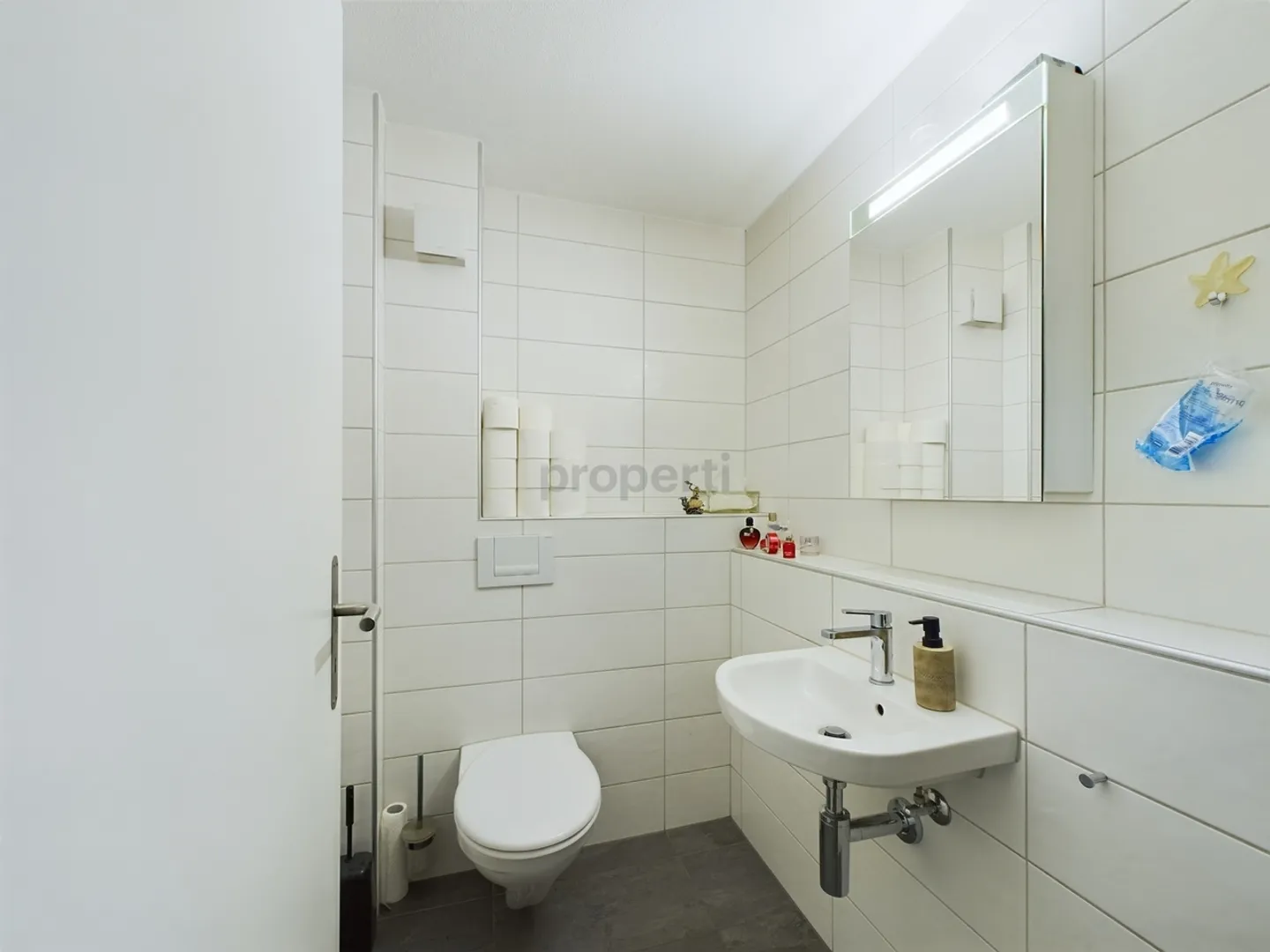 Appartement exclusif de 3,5 pièces avec grande terrasse et jardin à Bolligen - Photo 7 sur 8
