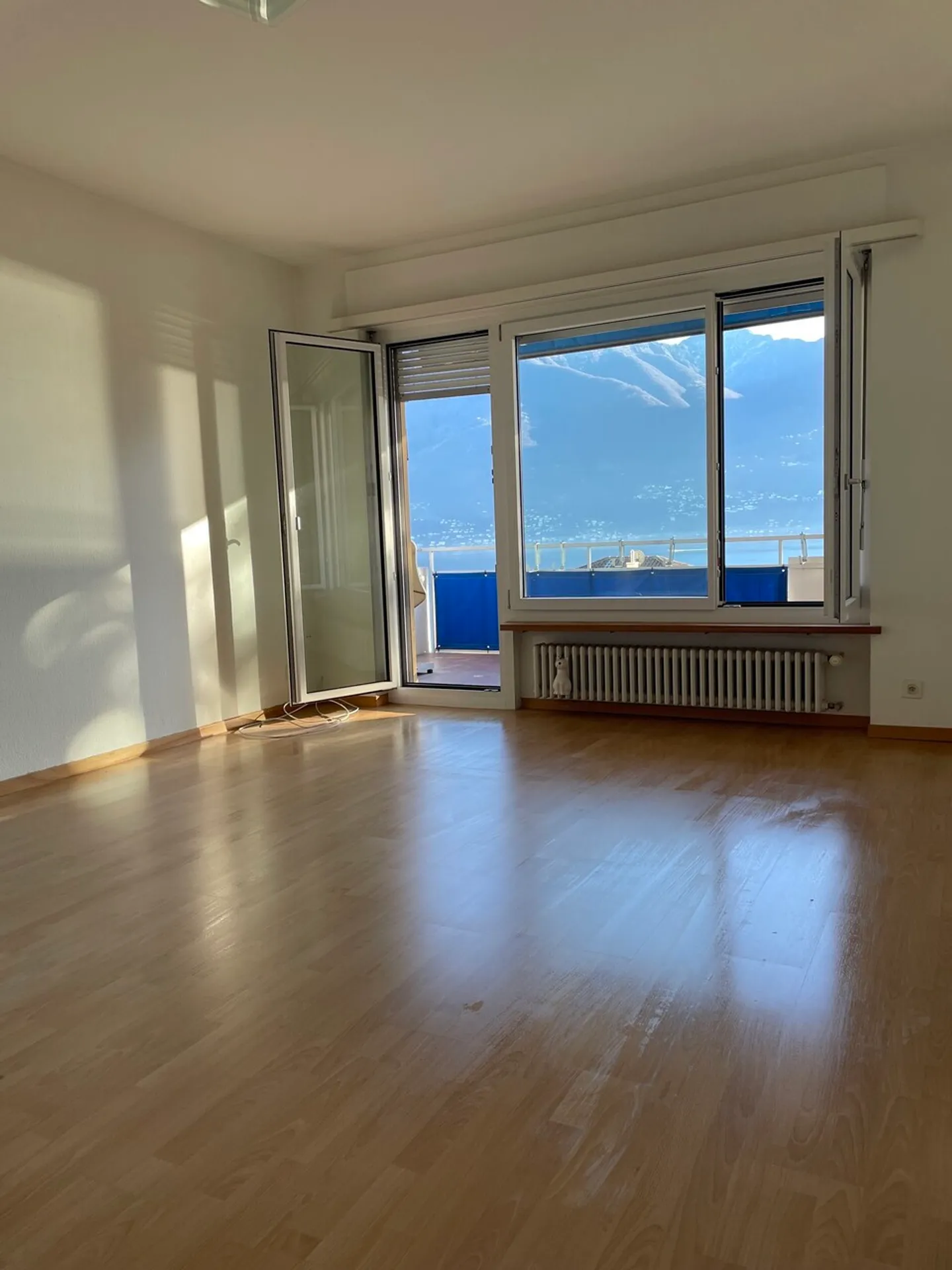 MINUSIO, Affittiamo 2½ locali con vista lago - Foto 2 di 6