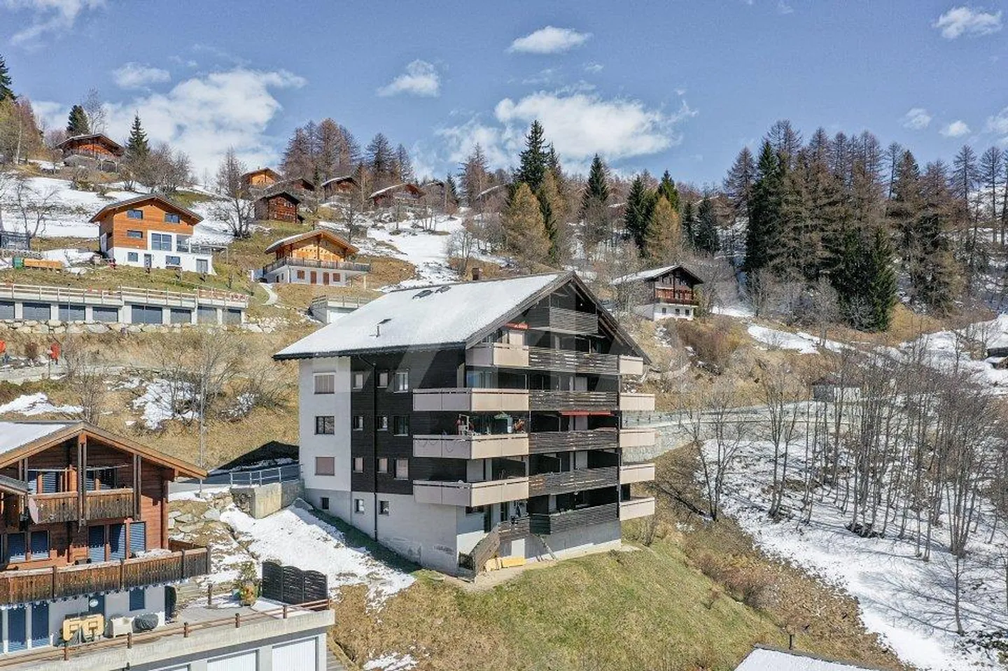 Scopri il fascino vallesano: bellissimo studio a Bellwald! - Foto 7 di 7