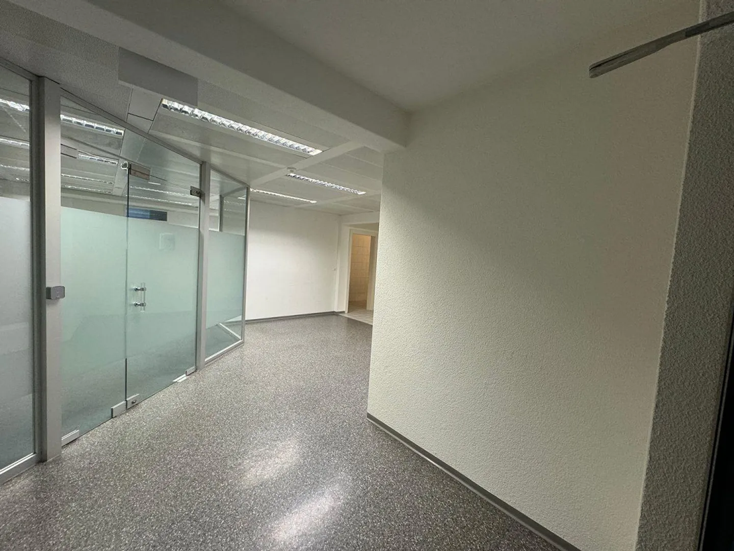 Office Space for Rent in Baar - Photo 6 of 8