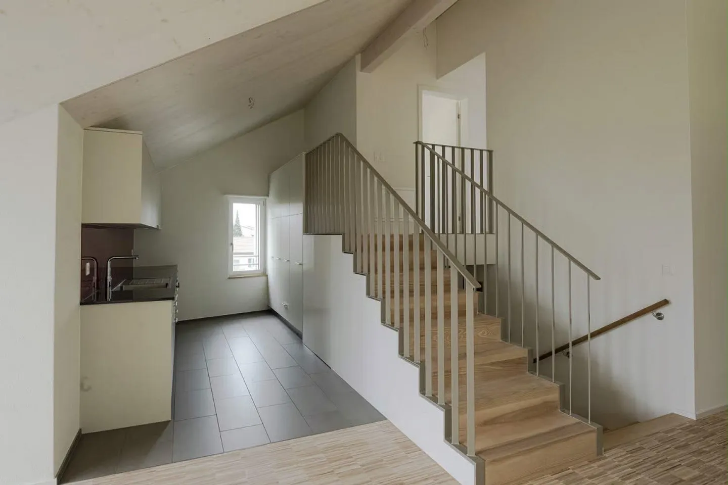 Modern 3.5-room attic apartment - Photo 3 of 17