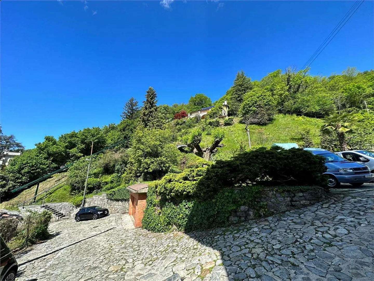 Un CURIO immerso nella natura - Duplex con 2,5 stanze - Foto 1 di 13