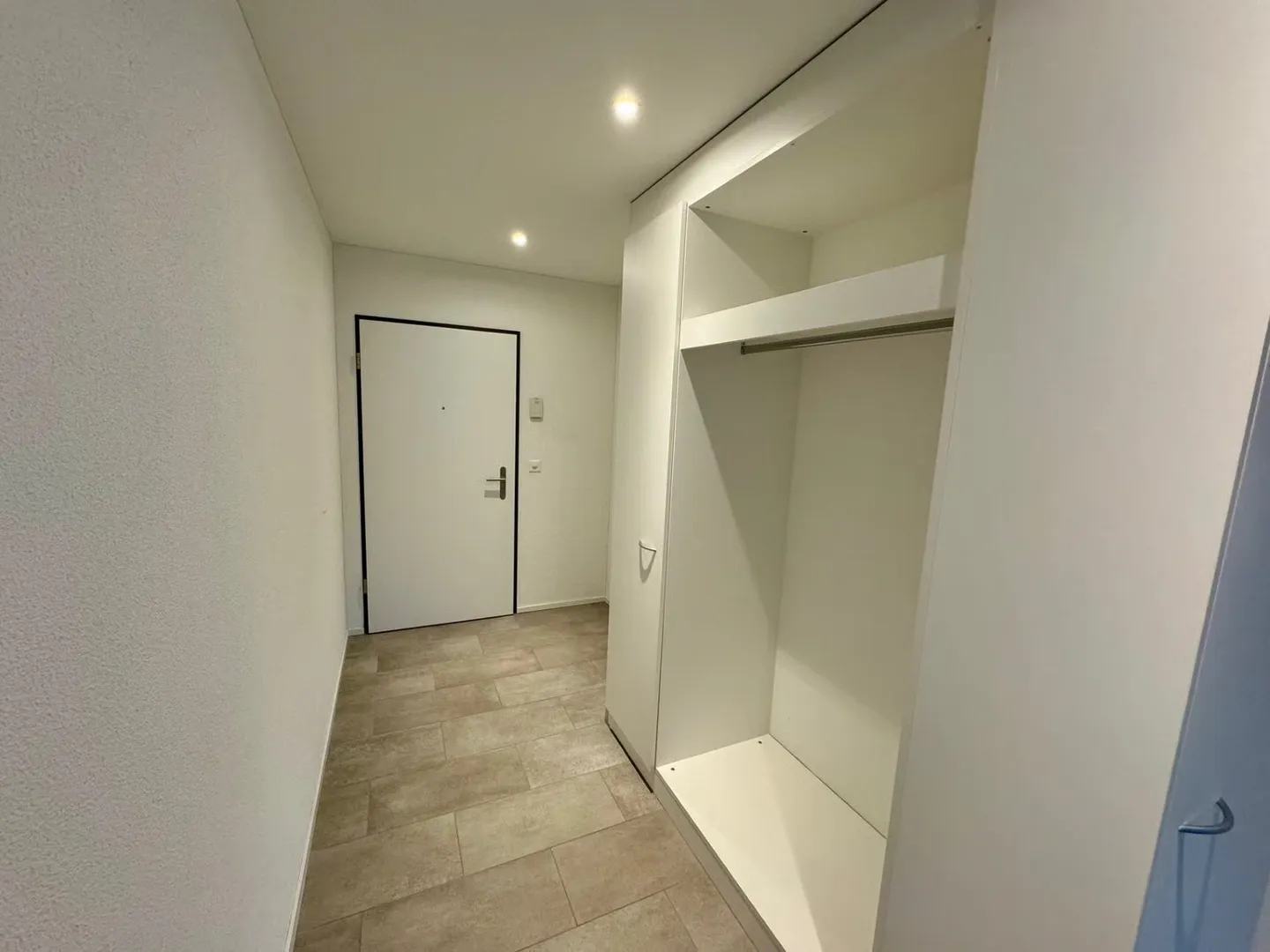 Modern 3.5-room apartment on the ground floor - Photo 3 of 10