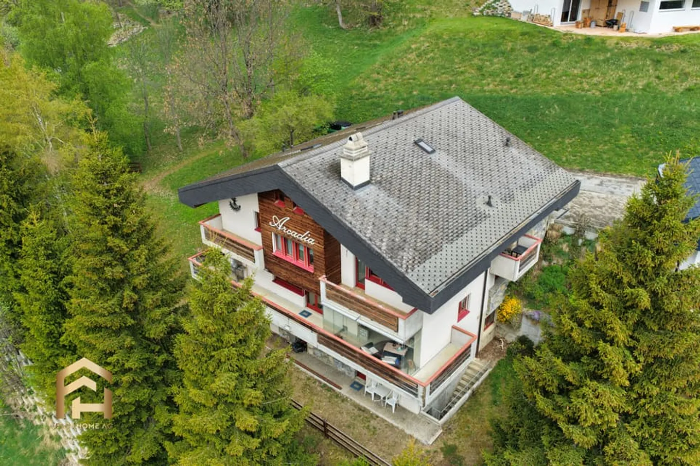 Grosszügige Villa mit Wellnessbereich - Foto 1 von 13