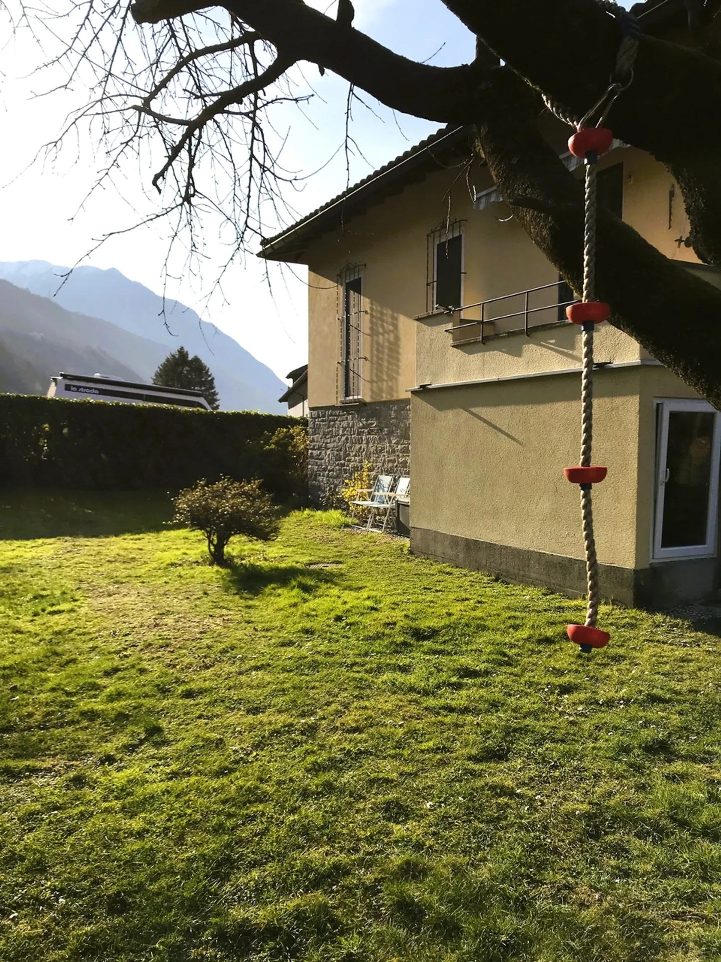 Single-family house with 4.5 rooms in Cadenazzo - Space and comfort in a central location - Photo 7 of 13