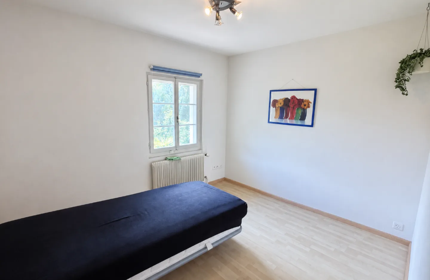 Maison familiale semi-détachée spacieuse avec jardin, garage et potentiel d'aménagement - Photo 3 sur 20
