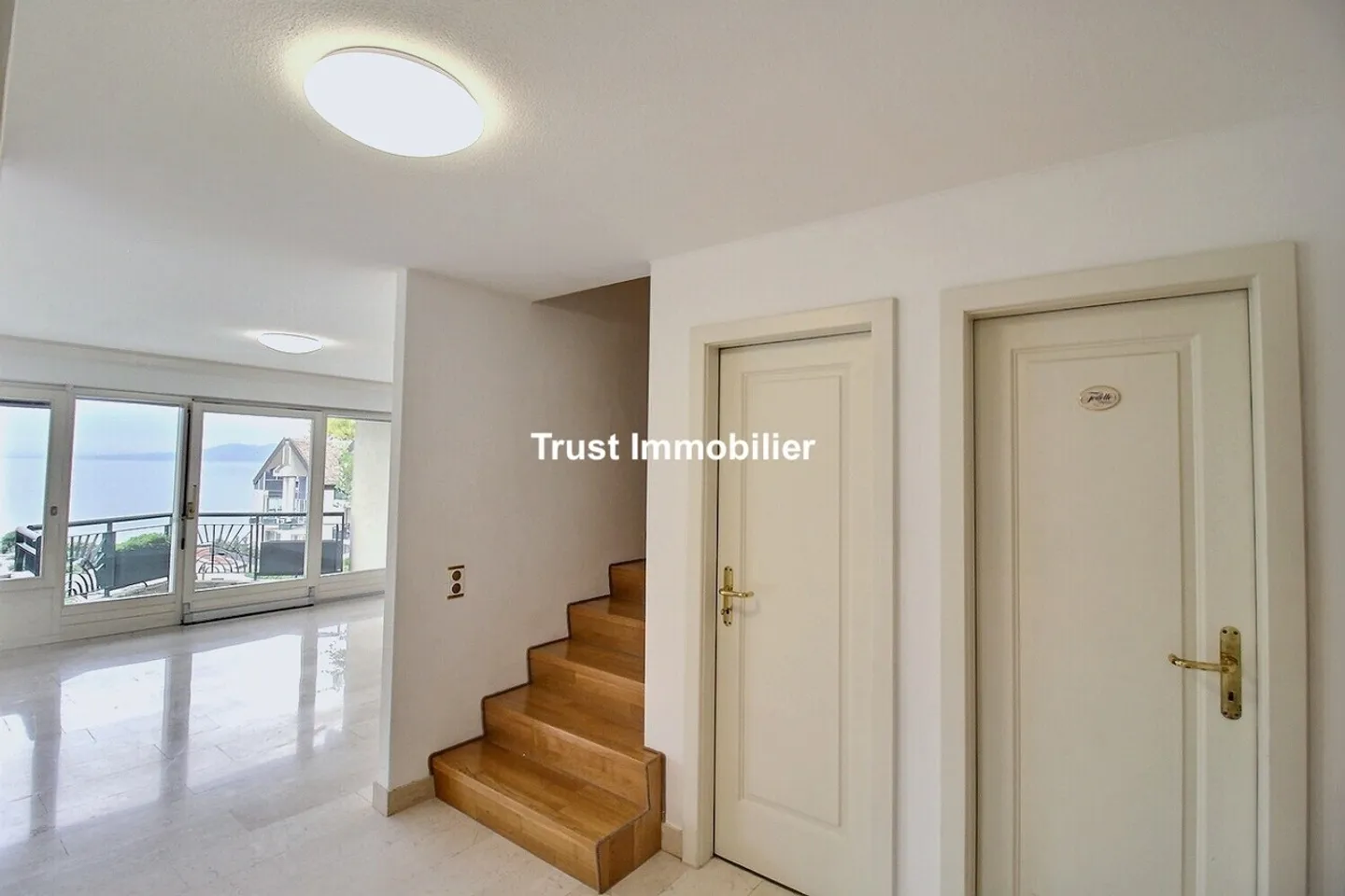 5005. Exklusiv - Penthouse in erster Reihe am See in Villeneuve - Foto 7 von 18