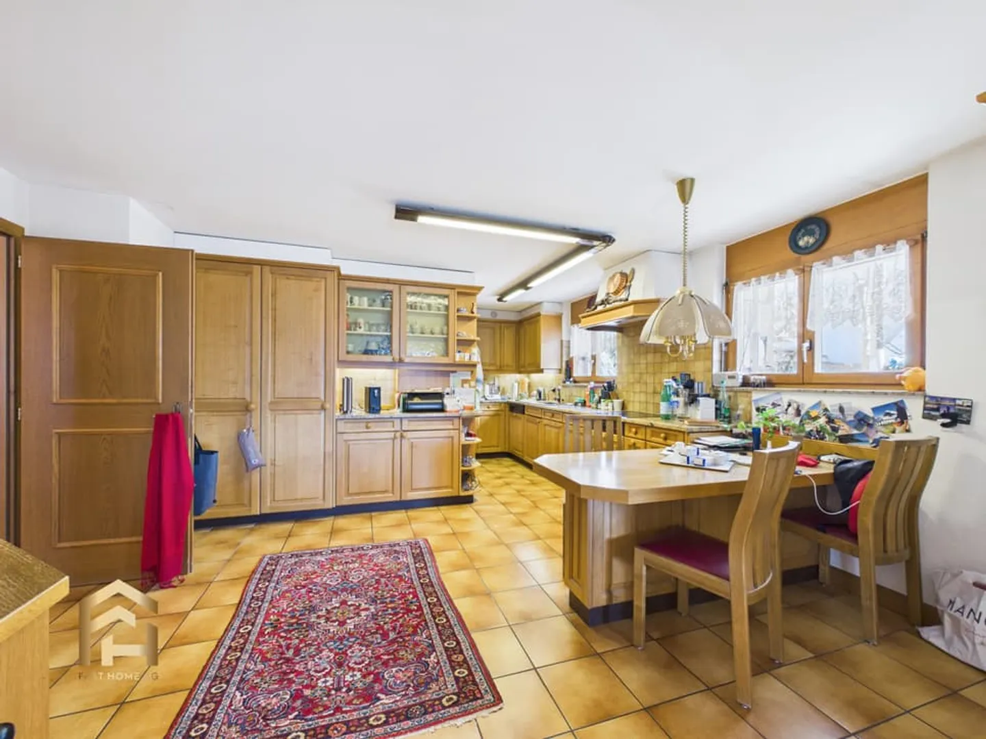 Grosszügige Villa mit Wellnessbereich - Foto 4 von 13