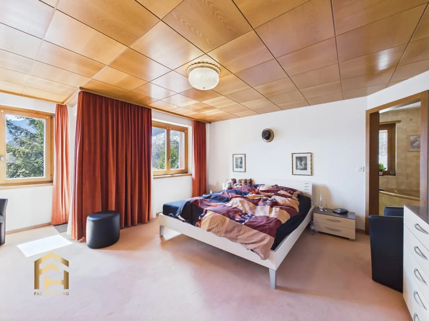 Grosszügige Villa mit Wellnessbereich - Foto 6 von 13