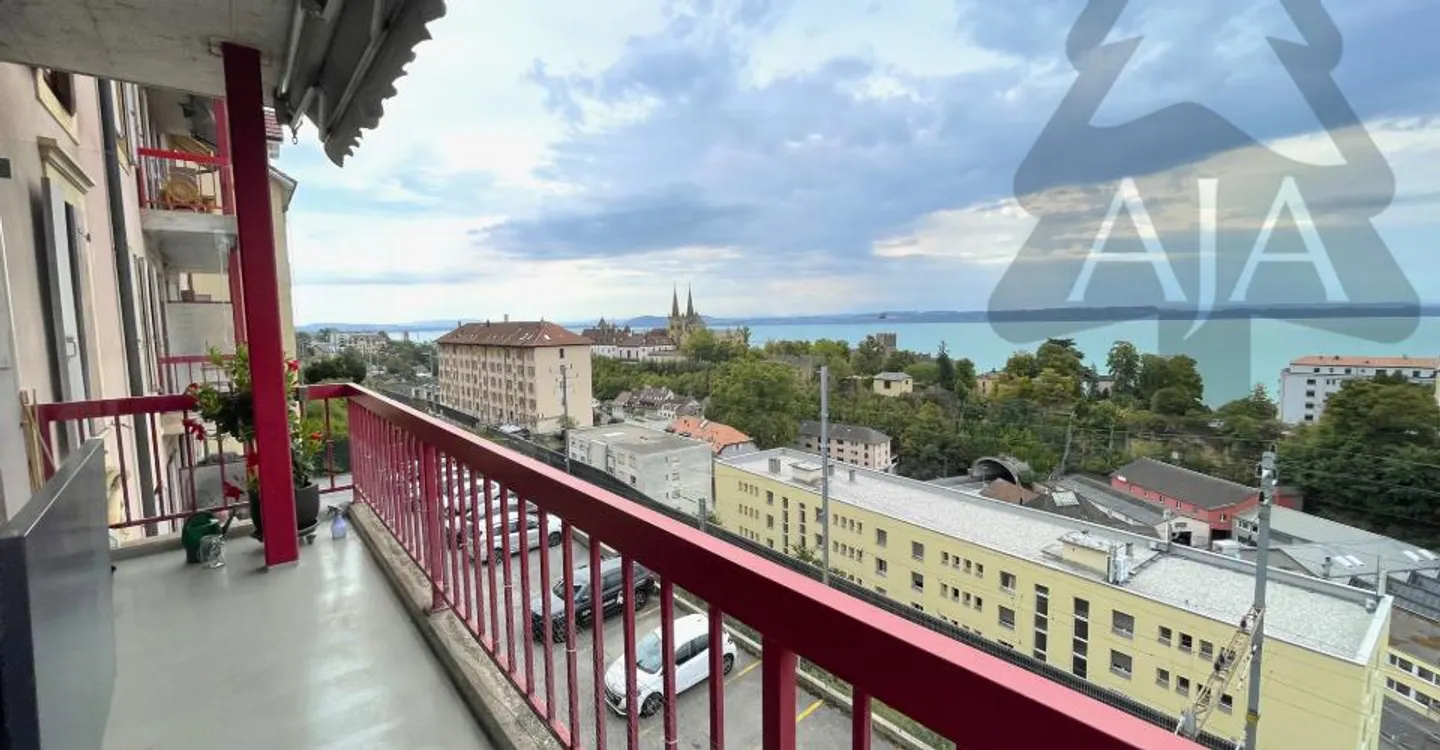 RESERVED!!! Neuchâtel, spacious 3.5-room apartment (109 m2) with balcony and individual garage - Photo 2 of 13