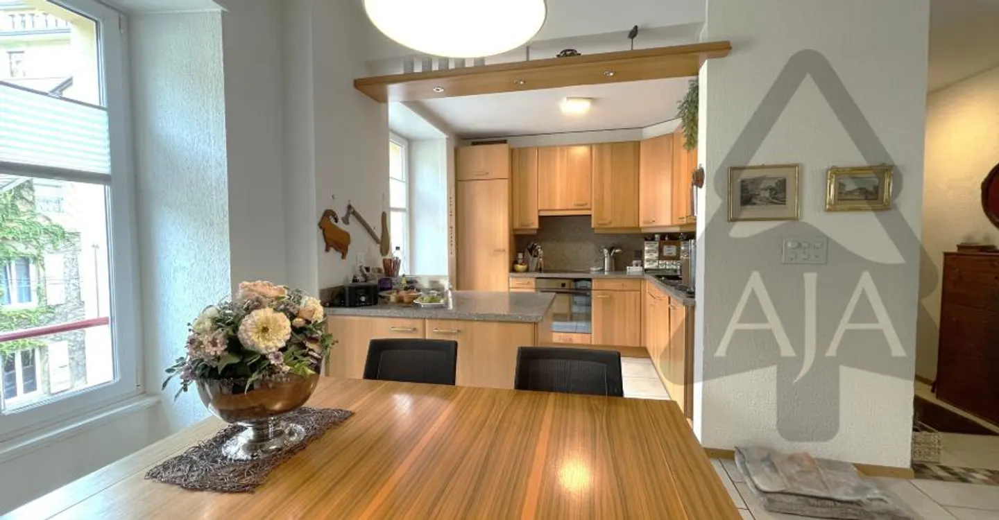 RESERVED!!! Neuchâtel, spacious 3.5-room apartment (109 m2) with balcony and individual garage - Photo 5 of 13