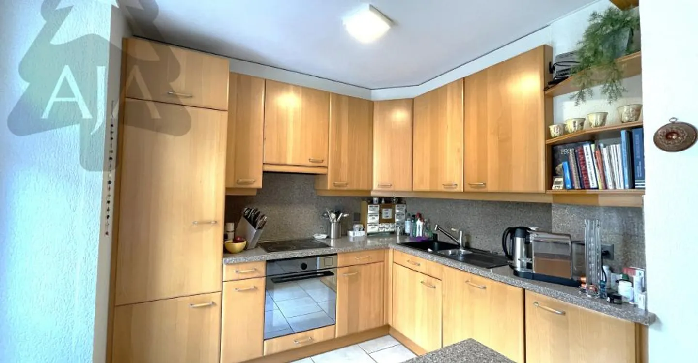 RESERVED!!! Neuchâtel, spacious 3.5-room apartment (109 m2) with balcony and individual garage - Photo 6 of 13