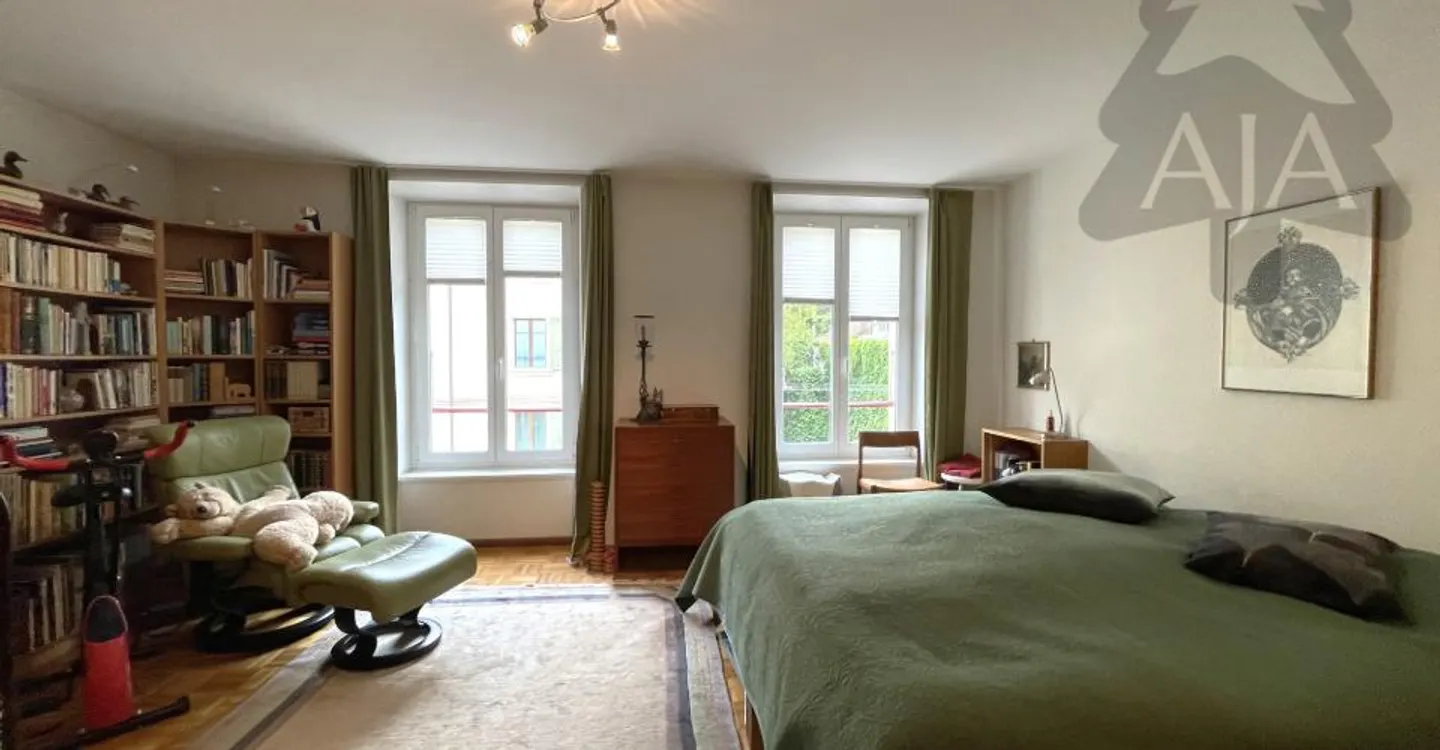 RESERVED!!! Neuchâtel, spacious 3.5-room apartment (109 m2) with balcony and individual garage - Photo 8 of 13