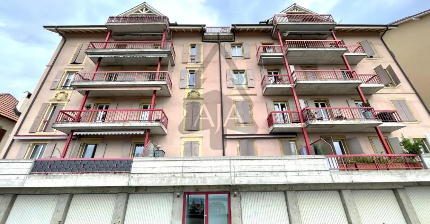 RESERVED!!! Neuchâtel, spacious 3.5-room apartment (109 m2) with balcony and individual garage - Photo 13 of 13