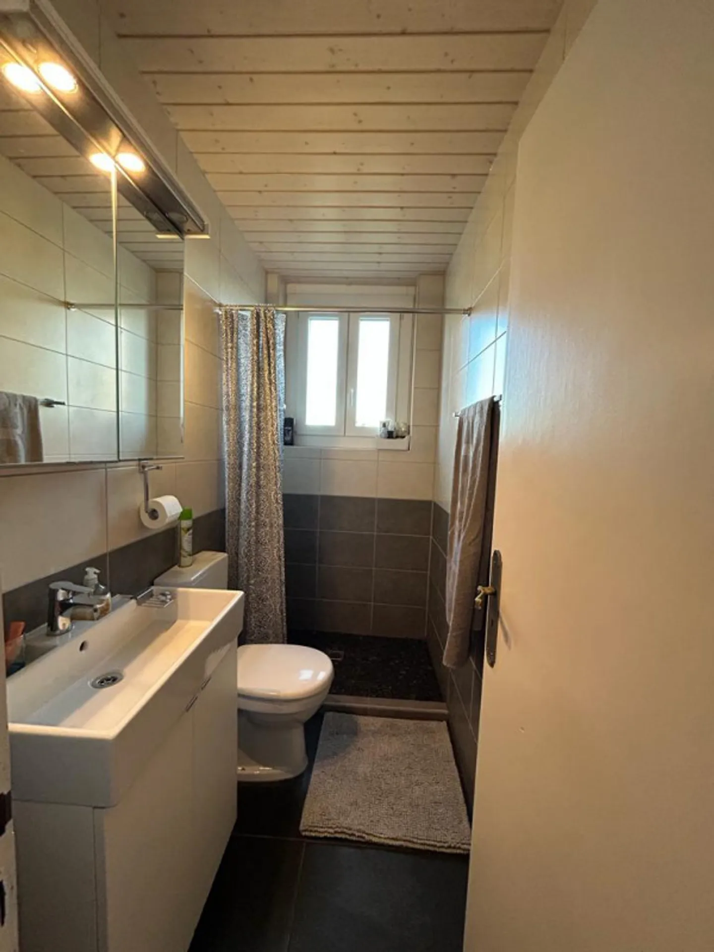 Möbliertes Zimmer zur Miete in einer schönen Villa im Herzen von Gland - Foto 3 von 12