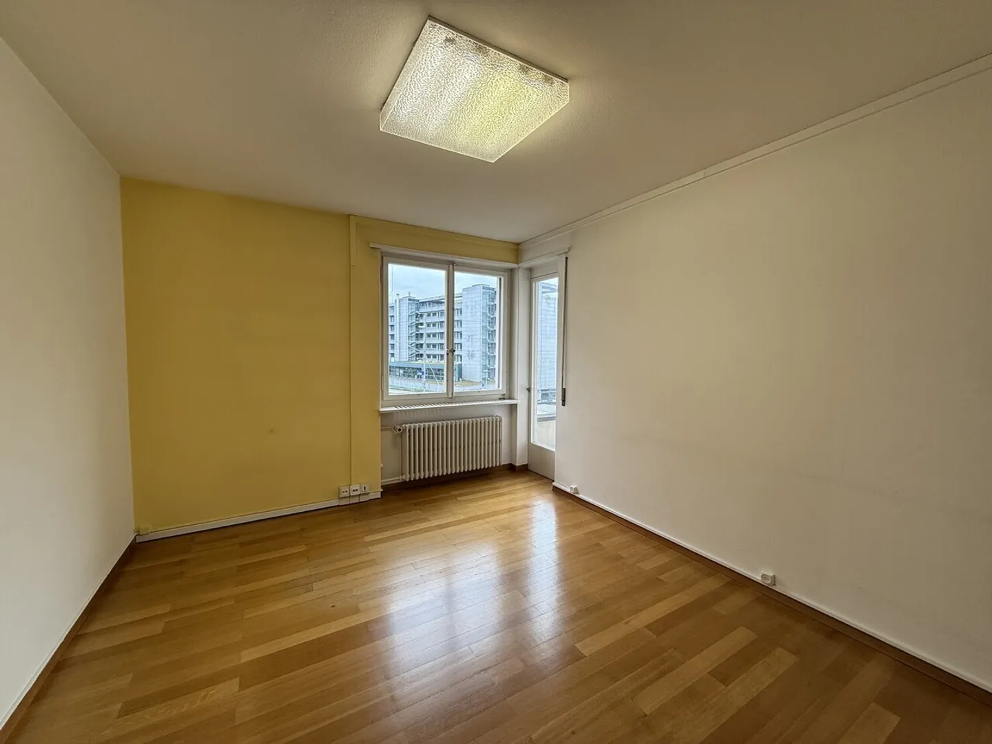 Commercial space directly at Zug train station - Photo 4 of 13