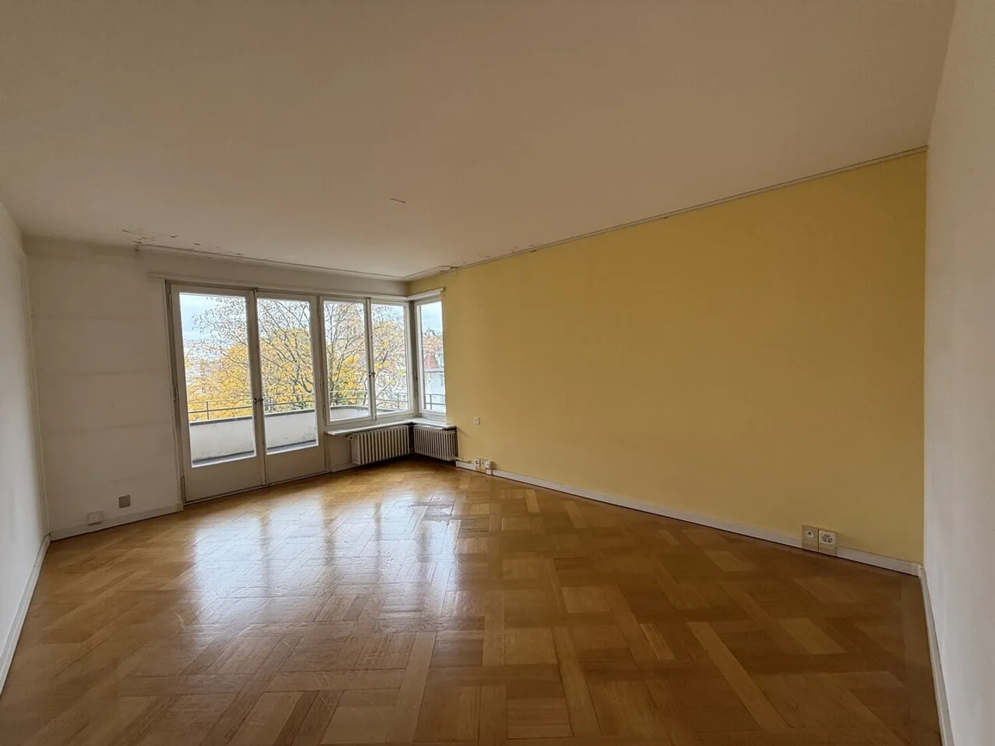 Commercial space directly at Zug train station - Photo 3 of 13