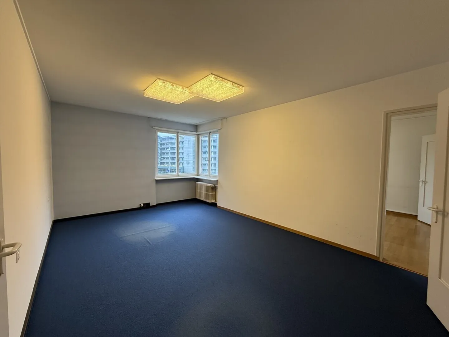 Commercial space directly at Zug train station - Photo 5 of 13