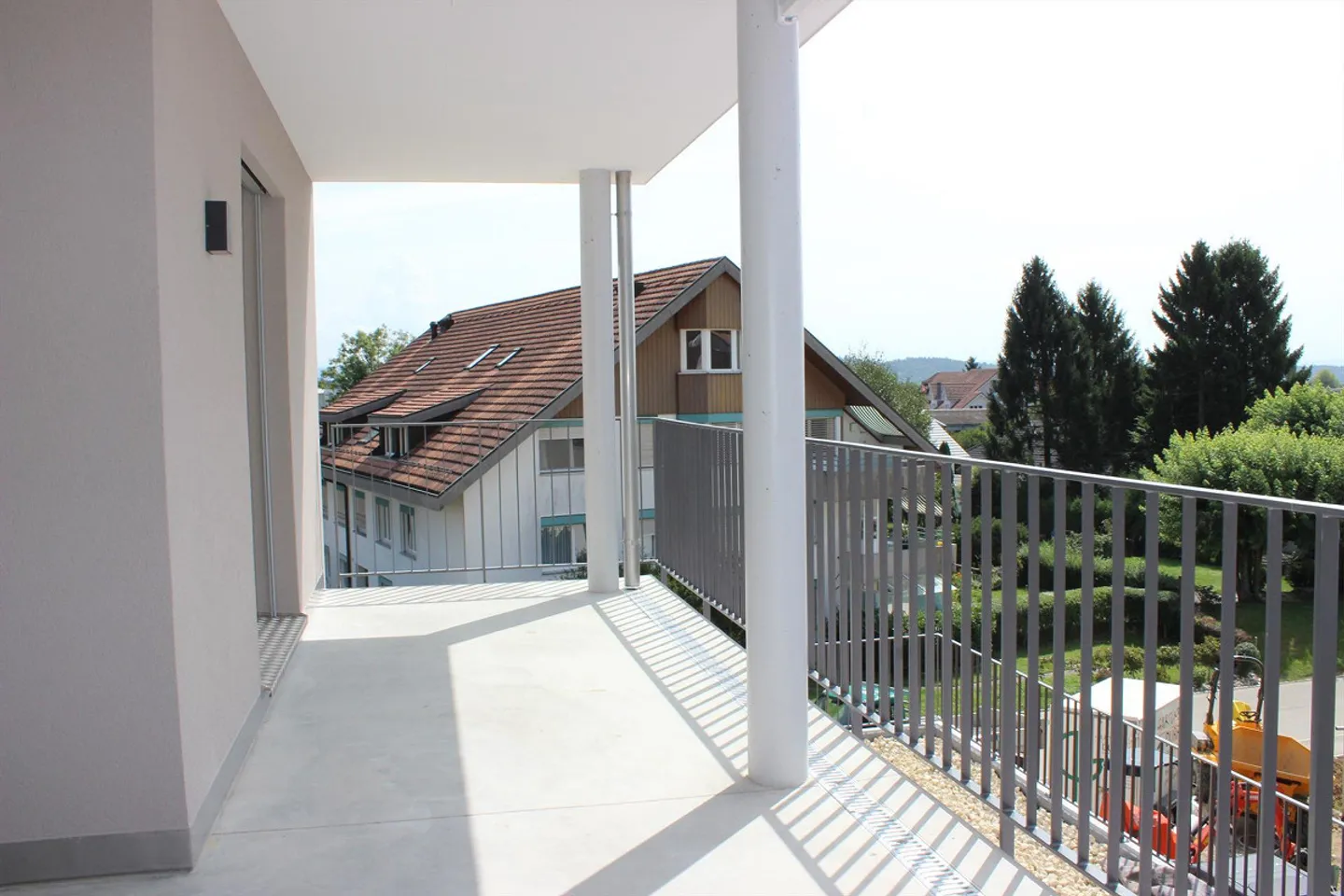 sonnige 4.5 Zimmerwohnung mit toller Aussicht in Alpen und Jura - Foto 6 von 12