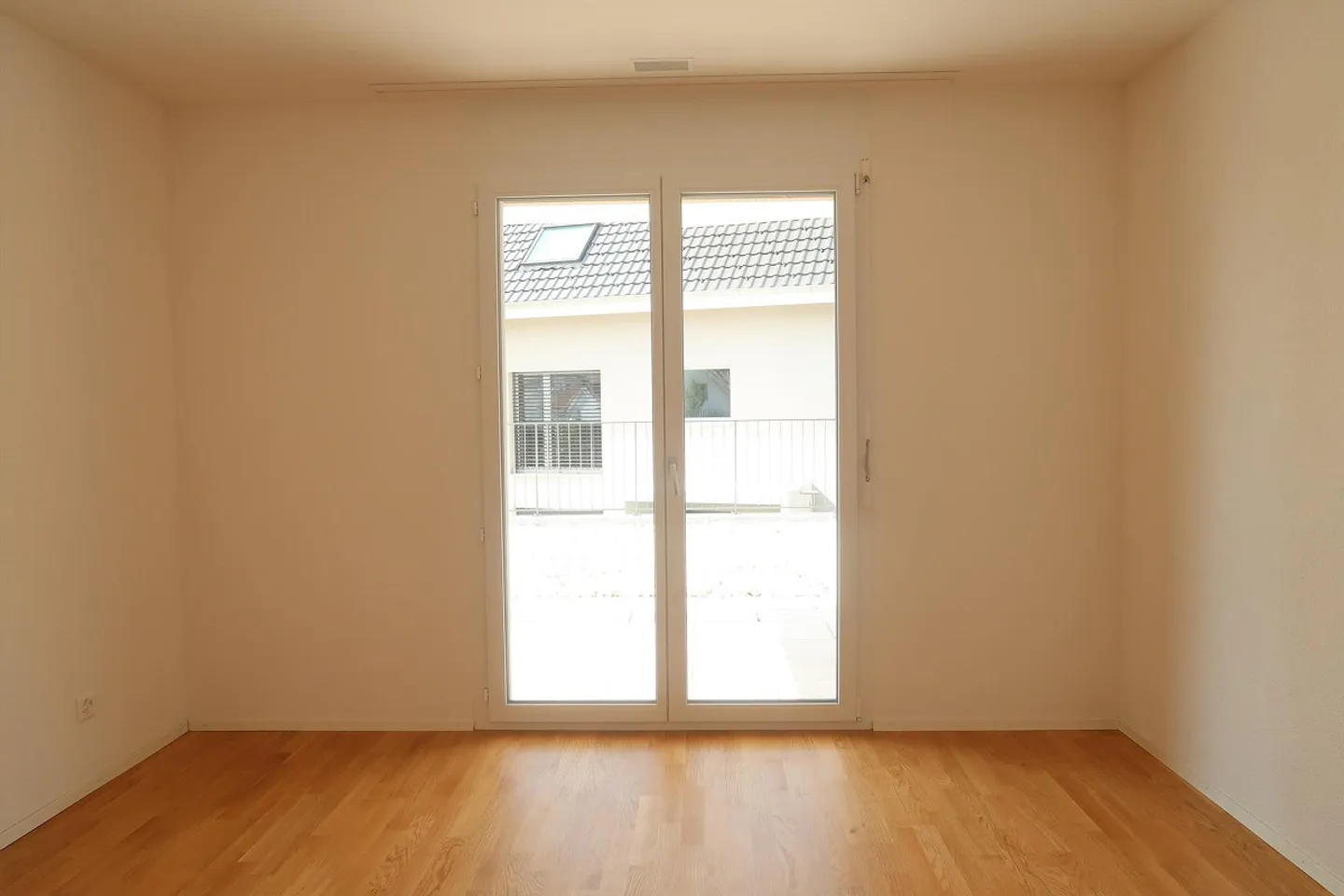 sonnige 4.5 Zimmerwohnung mit toller Aussicht in Alpen und Jura - Foto 10 von 12
